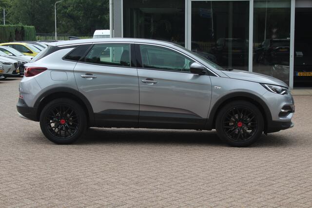 Opel Grandland X 1.2 Turbo Edition / Camera / Apple CarPlay / Keyless / 18'' / Stuurverwarming / Stoelverwarming / DAB / Elektr. achterklep / Cruise Control