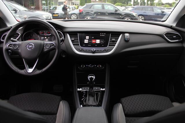 Opel Grandland X 1.2 Turbo Edition / Camera / Apple CarPlay / Keyless / 18'' / Stuurverwarming / Stoelverwarming / DAB / Elektr. achterklep / Cruise Control