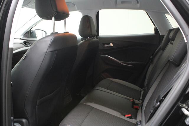 Opel Grandland X 1.2 T Innovation | Automaat | Trekhaak / Navi Full Map / Camera / PDC v&a / Keyless