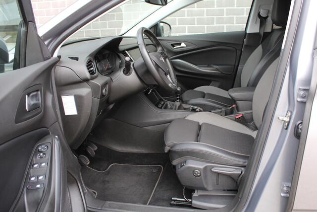 Opel Grandland X 1.2 Turbo Online Edition / Carplay / Clima / Trekhaak