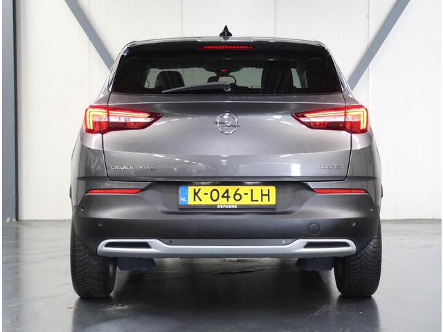 Opel Grandland X 1.2 130PK Turbo Business Elegance | AppleCarPlay/AndroidAuto | Climate Control | Cruise Control | Navigatie | 360'Camera | AGR-stoel | Keyless Entry/Start | LED Koplampen | Privacy Glass | Isofix | Armsteun |