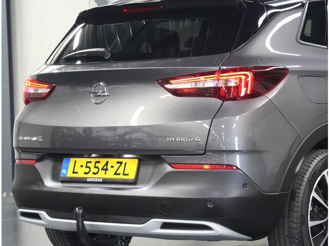 Opel Grandland X 300PK Hybrid4 Ultimate | AppleCarPlay/AndroidAuto | Navigatie | Adaptive Cruise Control | Keyless | LEER | Stoelkoeling/Stoel/Voorruitverwarming | FULL LED | 360'Camera | Trekhaak | Two-tone | Isofix | Privacy Glass |