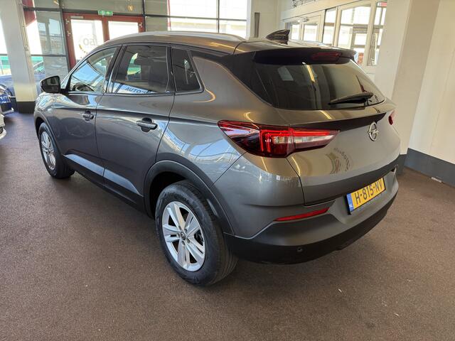 Opel Grandland X 1.2 Turbo Business Executive | Automaat | Stoel+Stuurverwarming | Cruise control | Climate control | Parkeersensoren | Navigatie | Apple carplay