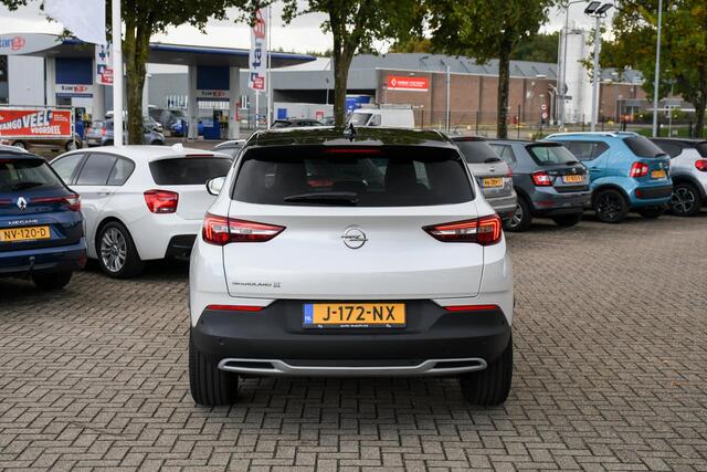 Opel Grandland X Innovation 1.2 Turbo 130pk ADAPT. CC/ 18''LM/ CAM.