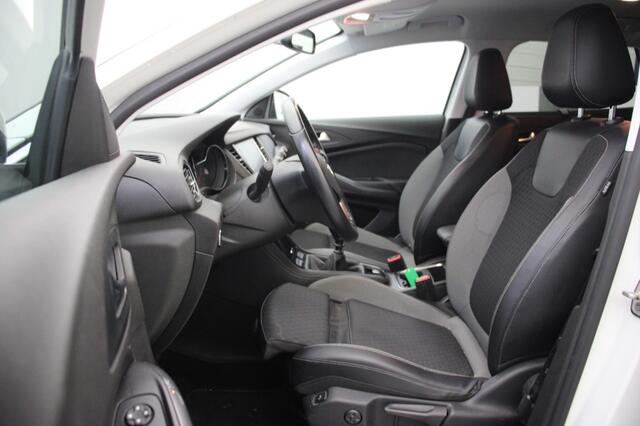 Opel Grandland X 1.2 Turbo Innovation - Carplay, Navi, Clima