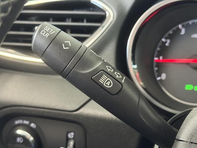 Opel Grandland X 1.2 Turbo 130pk Innovation | Navigatie | AGR-Stoelen | LM-Velgen | Carplay | Camera | | Stuur- en Stoelverwarming | Dode hoek Detectie | Trekgewicht 1400kg ( Vestiging Vianen Tel: 0347-371248 )