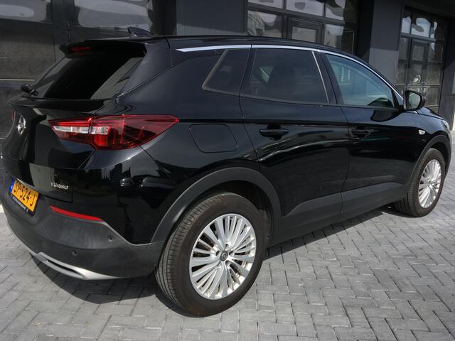 Opel Grandland X 1.2 Turbo Business Executive
