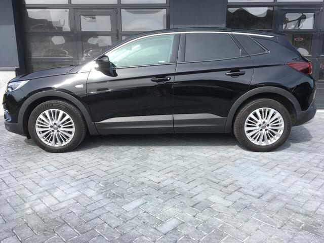 Opel Grandland X 1.2 Turbo Business Executive