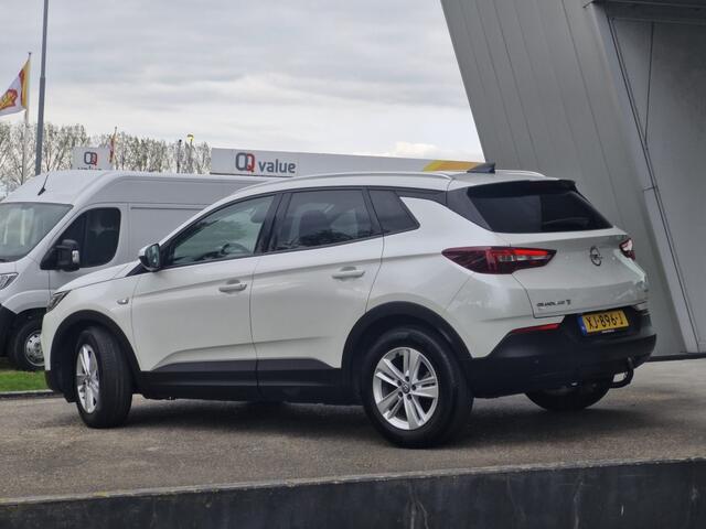 Opel Grandland X 1.2 Turbo Business +
