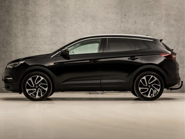 Opel Grandland X 1.2 Turbo Ultimate Sport Automaat (APPLE CARPLAY, GROOT NAVI, LEDER, STUUR/STOELVERWARMING, SPORTSTOELEN, 360 CAMERA, GETINT GLAS, LED KOPLAMPEN, TREKHAAK, NIEUWSTAAT)