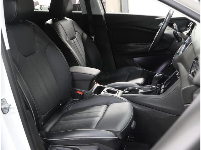 Opel Grandland X 1.2 130PK Turbo Innovation | AppleCarPlay/AndroidAuto | Navigatie | Cruise Control | Keyless | LEER | Stoelkoeling/Stoel/Voorruitverwarming | FULL LED | 360'Camera | Trekhaak | Isofix | Privacy Glass |