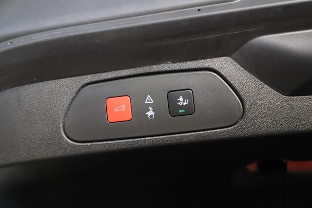 Opel Grandland X 1.2 Turbo Ultimate 131PK Trekhaak Navigatie Carplay Android 360 graden Achteruitrijcamera Stoelverwarming Climate Cruise Control