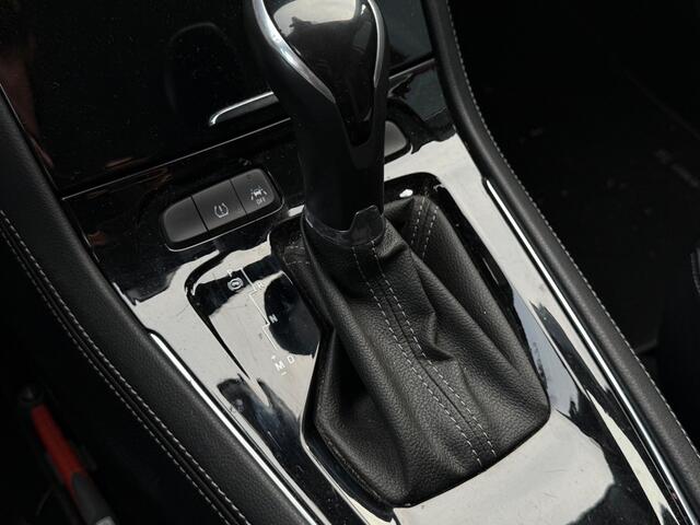 Opel Grandland X BWJ 2019 | 1.2T 131PK Bus Executive AUTOMAAT | TREKHAAK | CAMERA A | LEDER/STOF | NAVI | CLIMA | STOELVERW | CARPLAY | PRIVACY GLASS |