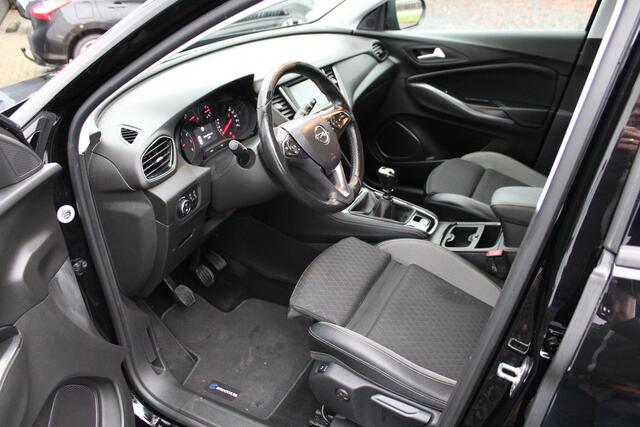 Opel Grandland X 1.2 Turbo Business Executive Trekhaak, Stuurverw. en Dealer onderhouden!