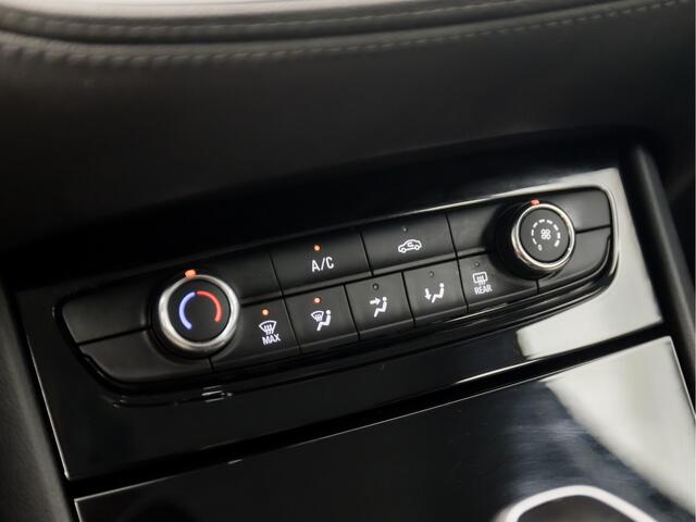 Opel Grandland X 1.2 Turbo Sport Automaat (APPLE CARPLAY, GROOT NAVI, CRUISE, PARKEERSENSOREN, SPORTSTOELEN, LED KOPLAMPEN, LM VELGEN, LANE ASSIST, NIEUWSTAAT)