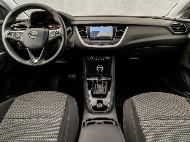 Opel Grandland X 1.2 Turbo Sport Automaat (APPLE CARPLAY, GROOT NAVI, GETINT GLAS, CRUISE, SPORTSTOELEN, PARKEERSENSOREN, LED KOPLAMPEN, NIEUWSTAAT)