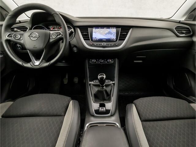Opel Grandland X 1.2 Turbo Sport (APPLE CARPLAY, GROOT NAVI, LEDER, CAMERA, STUUR/STOELVERWARMING, SPORTSTOELEN, KEYLESS, CRUISE, GETINT GLAS, NIEUWSTAAT)