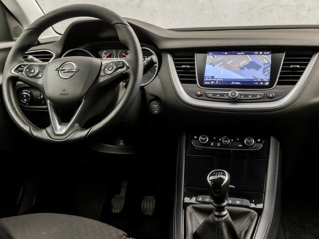 Opel Grandland X 1.2 Turbo Sport (APPLE CARPLAY, GROOT NAVI, LEDER, CAMERA, STUUR/STOELVERWARMING, SPORTSTOELEN, KEYLESS, CRUISE, GETINT GLAS, NIEUWSTAAT)