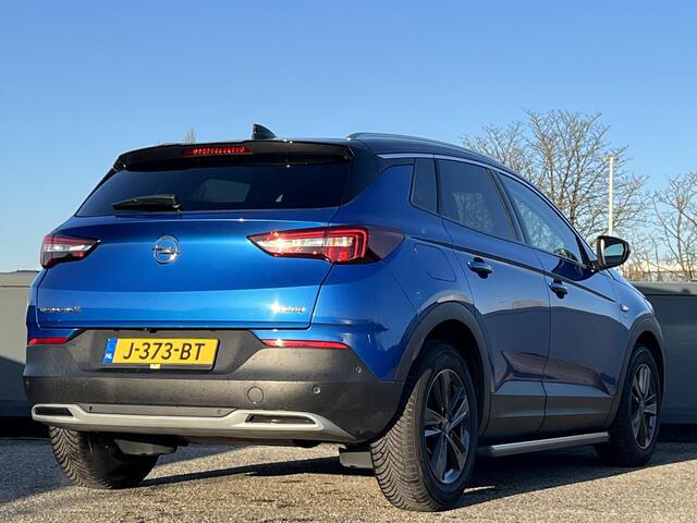 Opel Grandland X 120 Edition 1.2 Turbo 130pk | SIDESTEPS | AGR-STOEL | ALL SEASON BANDEN | CAMERA | APPLE CARPLAY / ANDROID AUTO | ISOFIX | DAB+ | CLIMATE CONTROL |
