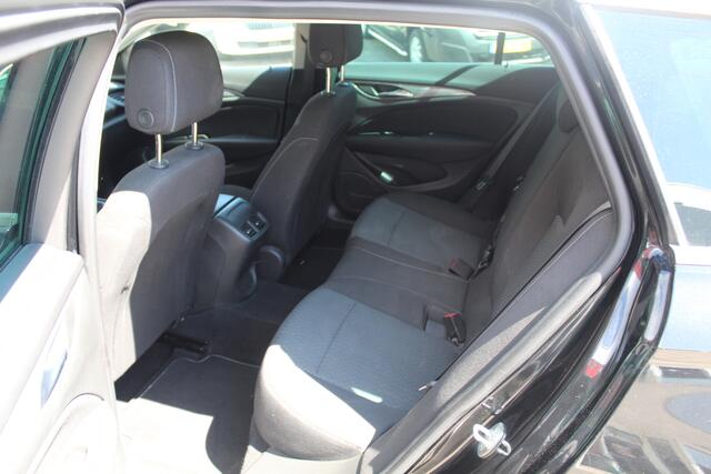 Opel INSIGNIA Sports Tourer 1.5 Turbo Business