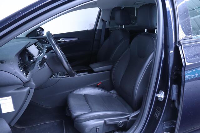 Opel INSIGNIA Grand Sport 1.5 Turbo Business Executive | Apple Carplay/Android Auto | Parkeersensoren voor, achter en camera | Navigatie | Trekhaak wegklapbaar |