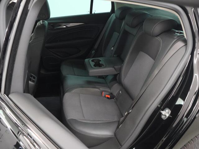 Opel INSIGNIA Grand Sport 1.6 Turbo Innovation | Navigatie | Head-Up | Comforstoelen | Parkeercamera | Climate Control | Keyless Go |