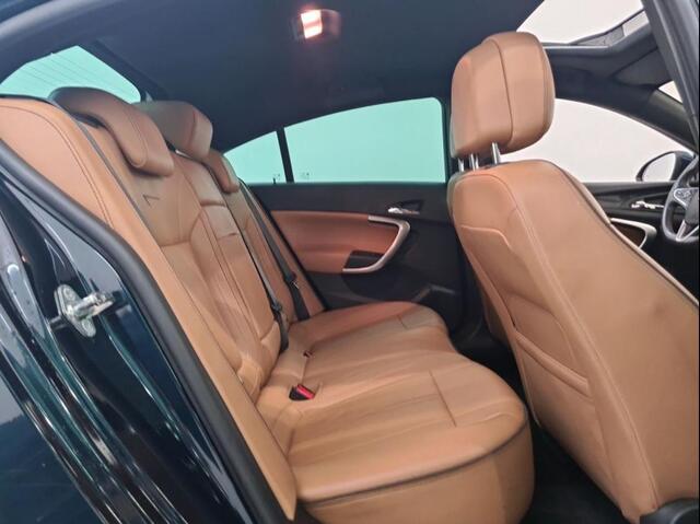 Opel INSIGNIA 1.6 T 170PK Automaat Business Executive 5Drs./ Schuifdak / Leder / Pdc+Camera / Stuur-stoelverwarming / Keyless /