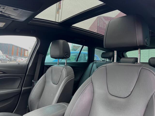 Opel INSIGNIA Sports Tourer 1.5 CDTI/H6/Executive/Matrix-led/Pano/Bose/Trekhaak/Leder