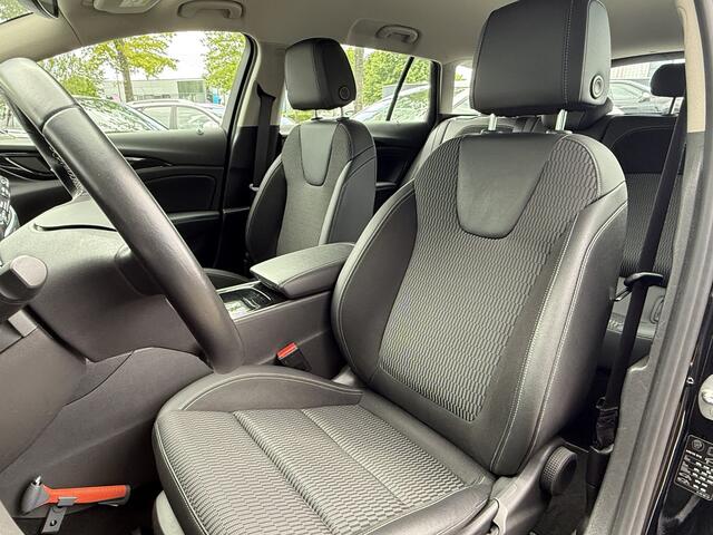 Opel INSIGNIA Sports Tourer BWJ 2021 1.5 CDTI 123 PK Business Elegance | NWE APK TREKHAAK / SPORTSTOELEN / CAMERA / CARPLAY / NAVI / CLIMA / CRUISE / HALF LEDER / KEYLESS / CAMERA / ELEK. ACHTERKLEP / DODE HOEK DETECTIE / LMV 18 INCH / LED