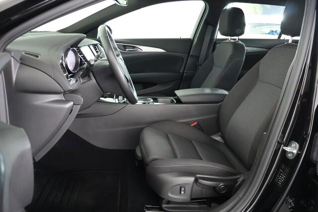 Opel INSIGNIA Sports Tourer 1.5 CDTI Business / LED / Aut / Navigatie / CarPlay