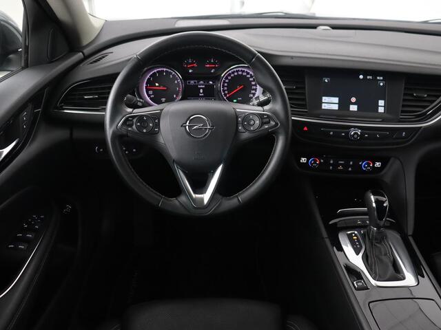 Opel INSIGNIA 1.5 Turbo Innovation | Leder | Stoelverwarming | Camera | Carplay | Matrix LED | Navigatie | Comfortstoelen | Cruise control