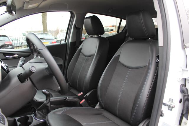 Opel KARL 1.0 ecoFLEX Innovation / Navigatie / Parkeerhulp achter / Cruise Control / Stuurverwarming / Stoelverwarming