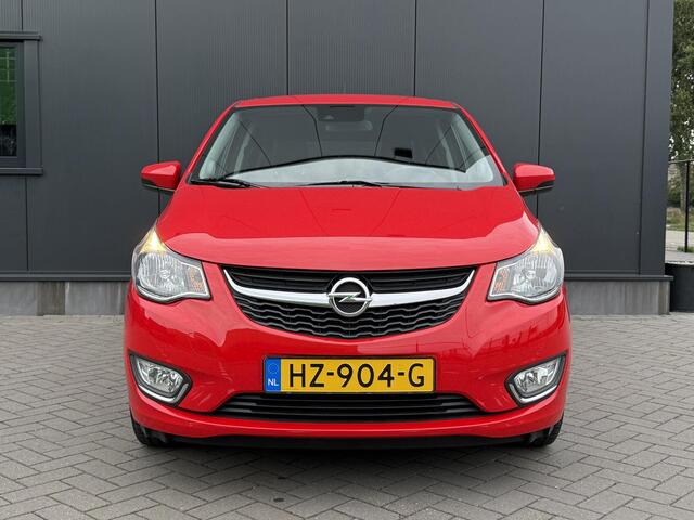 Opel KARL 1.0 ecoFLEX Cosmo 75 PK | 1 jaar garantie | NAP | Origineel Nederlands | Lederen bekleding | Climate control | Cruise control | Parkeersensoren | Stuurverwarming | Stoelverwarming | Lichtmetalen velgen |
