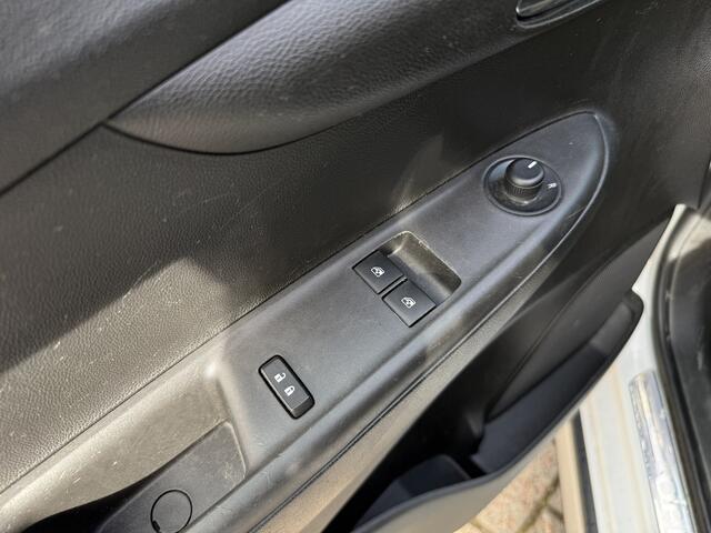 Opel KARL 1.0 Rocks Online Edition | Airco | Apple Carplay/ Android Auto | PDC Achter | LM Velgen | RIJKLAARPRIJS INCL 12 MAANDEN GARANTIE EN BEURT