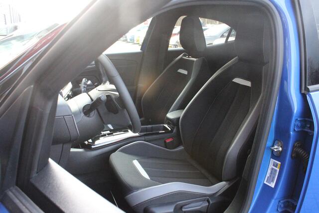 Opel MOKKA 1.2 Turbo 130PK AUTOMAAT GS | NAVIGATIE | ACHTERUITRIJ CAMERA | APPLE CARPLAY/ANDROID AUTO | BLACK PACK | CLIMATE CONTROL | CRUISE CONTROL | 17" LICHTMETALEN VELGEN | REGEN/LICHT SENSOR | FULL LED KOPLAMPEN | ZWART DAK |