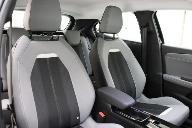 Opel MOKKA Electric Level 3 50 kWh | Navigatie | Climate control | Keyless start | Camera | Parkeersensoren | Lichtmetalen velgen | Bluetooth | Cruise control