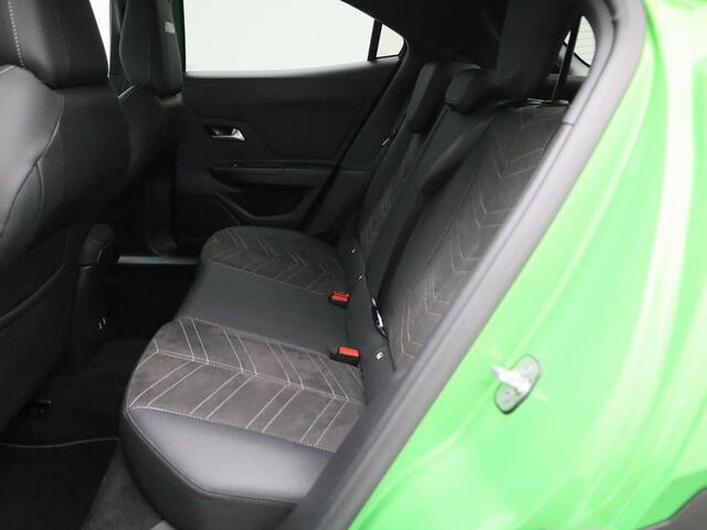 Opel MOKKA Mokka-e Ultimate 50-kWh | Navigatie | Stoel,- stuurwielverwarming | Adaptieve cruise control | Achteruitrijcamera + parkeersensoren