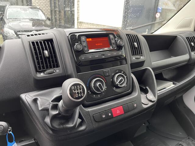 Opel MOVANO 2.2D 140pk L2H2 3.5t / nieuw overjarig / direct leverbaar / ¤ 25.950 ex btw / parkeersensoren achter / airco / cruise control / bijrijdersbank !