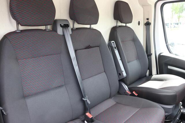 Opel MOVANO 2.2D 140 L2H2 3.3t Navigatie | Trekhaak | Verzwaarde vering | Climate Control | Cruise Control | Financial Lease mogelijk