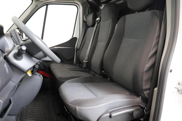 Opel MOVANO 135pk L2H2 Navigatie Camera DAB+ Airco Cruise Trekhaak Parkeersensoren