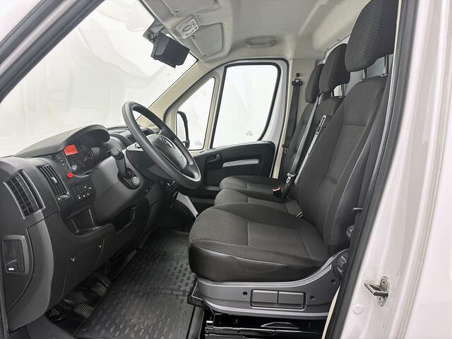 Opel MOVANO 2.2D 140pk Bakwagen D'Hollandia laadklep Achteruitrijcamera Airco Cruise control