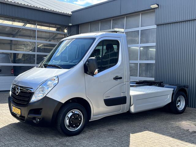 Opel MOVANO 2.3 CDTI BiTurbo L2 BE-Trekker 8300kg totaalgewicht Airco Cruise controle Navigatie Bluetooth 3-Persoons Euro 6 be trekker Trekker Oplegger trekker Schotel Sattelzugmachine