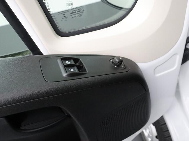 Opel MOVANO 2.3CDTi 140PK Bakwagen+Laadklep 750Kg | Airco | Camera | 3-Persoons | Dakspoiler