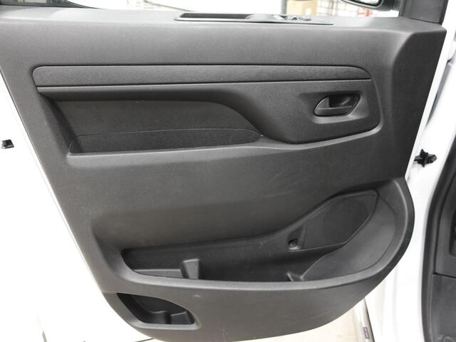 Opel VIVARO 2.0 BlueHDi L2 145PK Automaat Airco Navi Trekhaak