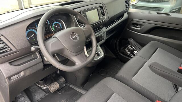Opel VIVARO Vivaro-e L3 75 kWh 136 PK | NAVI | Multimedia | Apple Carplay | Android Auto | Parkeersensoren achter | Bestuurdersstoel comfort | Bank voorpassagiers met opbergruimte| ECall pakket met geprogrammeerd voorverwarmen | Laadkabel | Reservewiel | van ¤48.669 