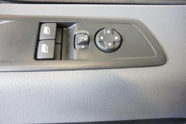 Opel VIVARO 1.5 CDTI L3H1 Dubbele Cabine Edition Airco Navigatie Trekhaak Parkeersensoren 6 Zits Camera