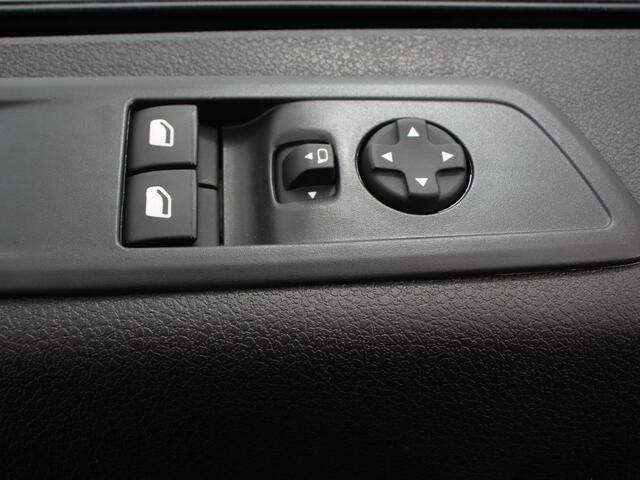 Opel VIVARO Electric L2 75 kWh Connect pack | 3p | Navigatie | Apple Carplay/Android Auto | Dab | Cruise control | Camera | Parkeer sensoren | Digitaal dashboard | Automatische Airco