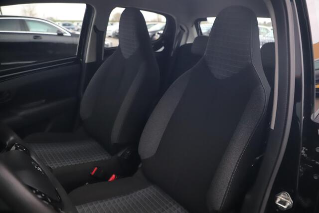 Peugeot 108 1.0 e-VTi Active Radio Bluetooth Airco Elektrische Ramen LED Dagrijverlichting