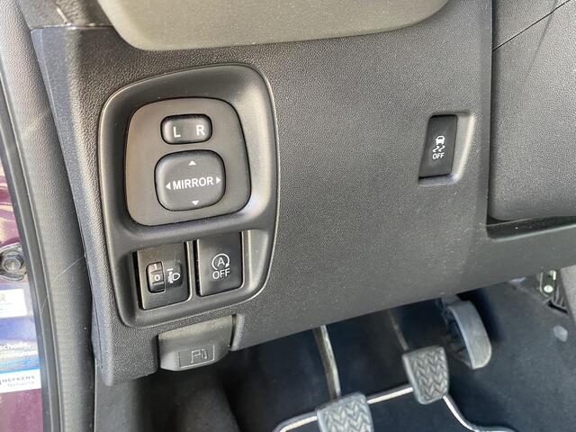 Peugeot 108 1.0 e-VTi Allure Bi-Tone - LM velgen, FullMap navigarie, Airconditioning, Bluetooth.