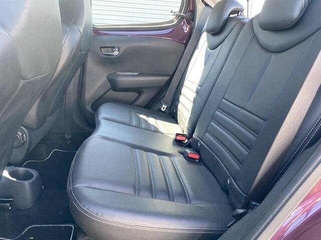 Peugeot 108 1.0 e-VTi Allure Bi-Tone - LM velgen, FullMap navigarie, Airconditioning, Bluetooth.